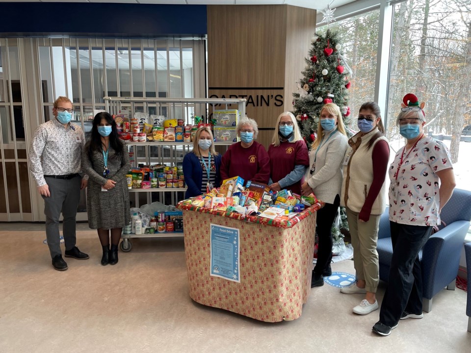 2022-12-23-gbgh-food-drive