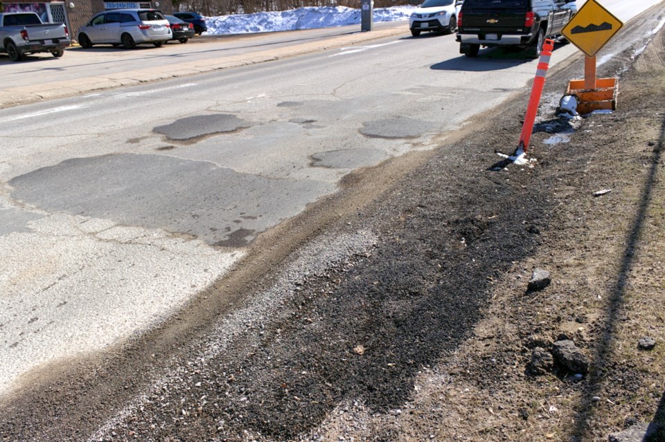 20250321-mid-pothole-yonge-william