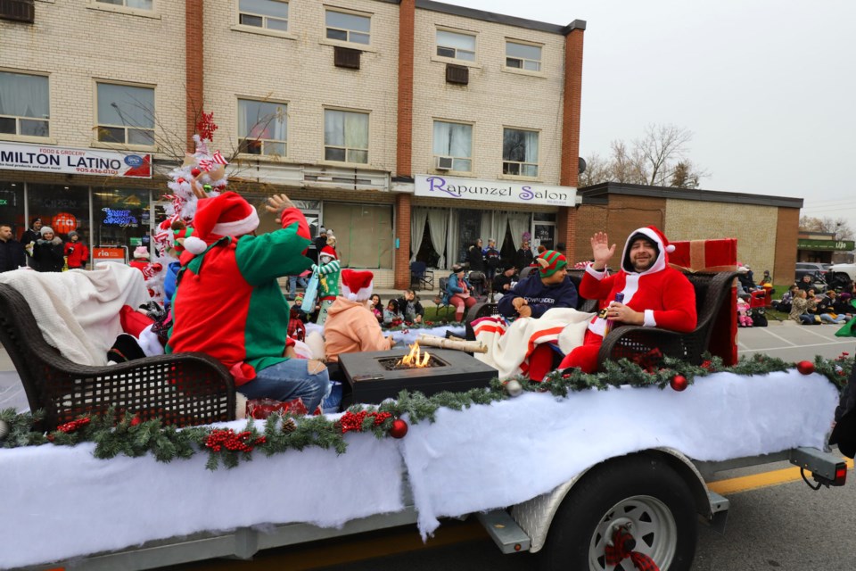 20241022_miltonsantaparade