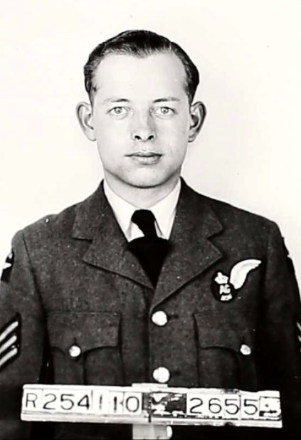 Flight Sgt. Arie Gordon Baxter in his uniform. Photo courtesy Canadian Virtual War Memorial