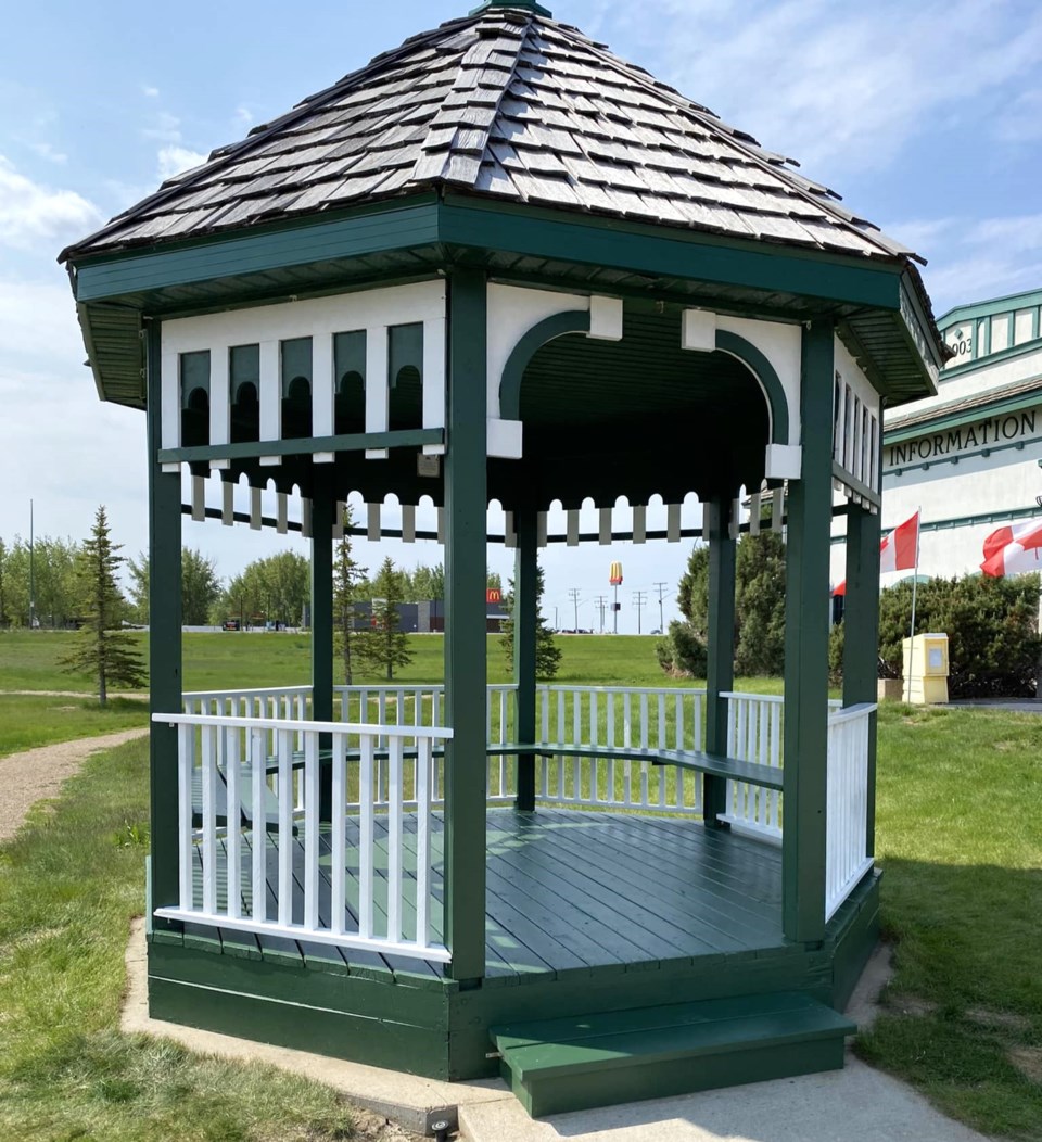 tourism-gazebo