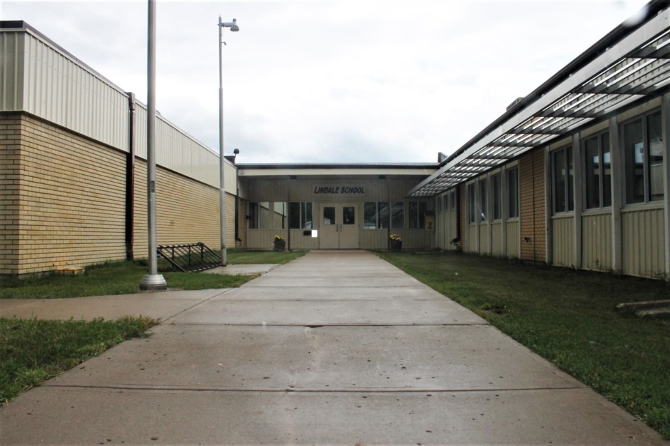 lindale school long