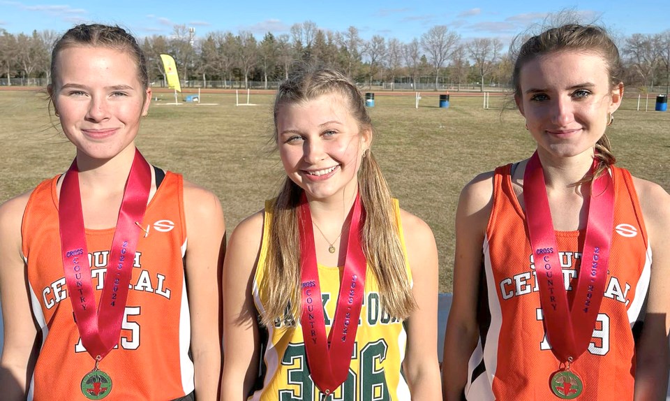 Rogers, Kapovic pick up medals at high school cross country