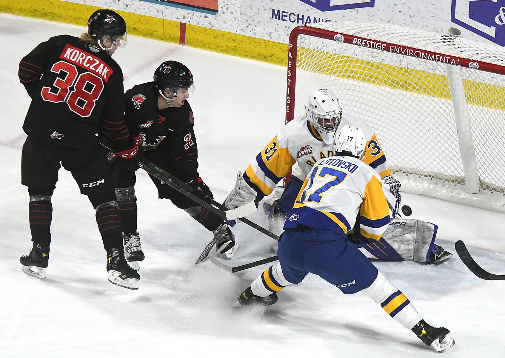 Saskatoon Blades fall 5-1 to Moose Jaw Warriors, slip further behind in the  WHL East Division standings