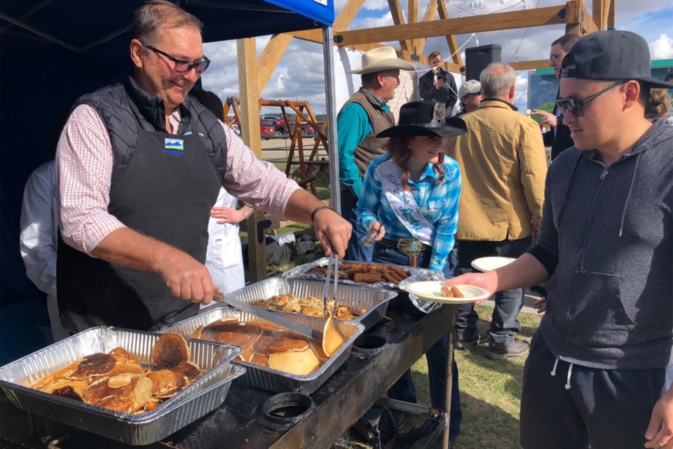 MVT aggie days serving it up