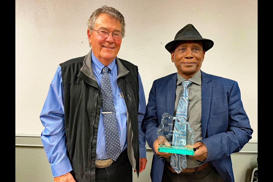 Glen Fox, chair of the board at EQUS, right, and Murray Stauffer, an EQUS director, accept the Business of the Year Award at the 2023 Innisfail Business Awards gala on Nov. 1. 
Johnnie Bachusky/MVP Staff