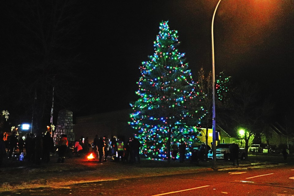 Christmas Lights List 2022 Klamath Falls Oregon Innisfail Launches Christmas Season With A 'Bang' - Mountainviewtoday.ca