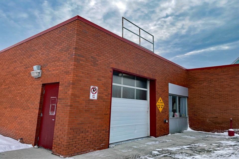 mvt-innisfail-hospital-ambulance-door