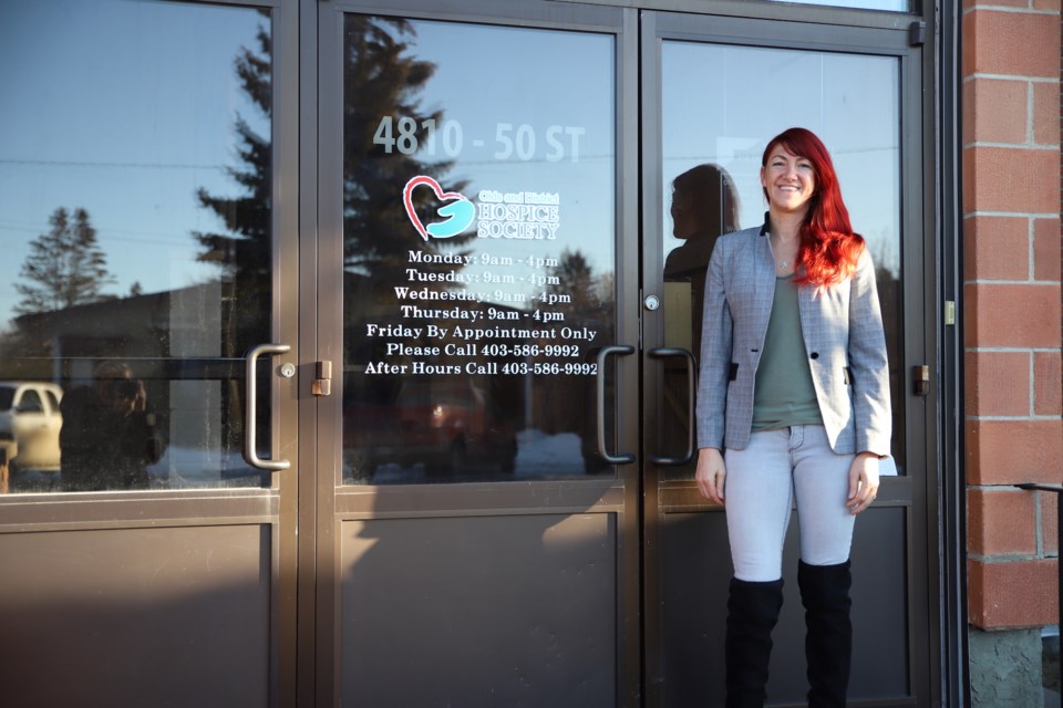 mvt-mary-smith-at-hospice-church-front-door