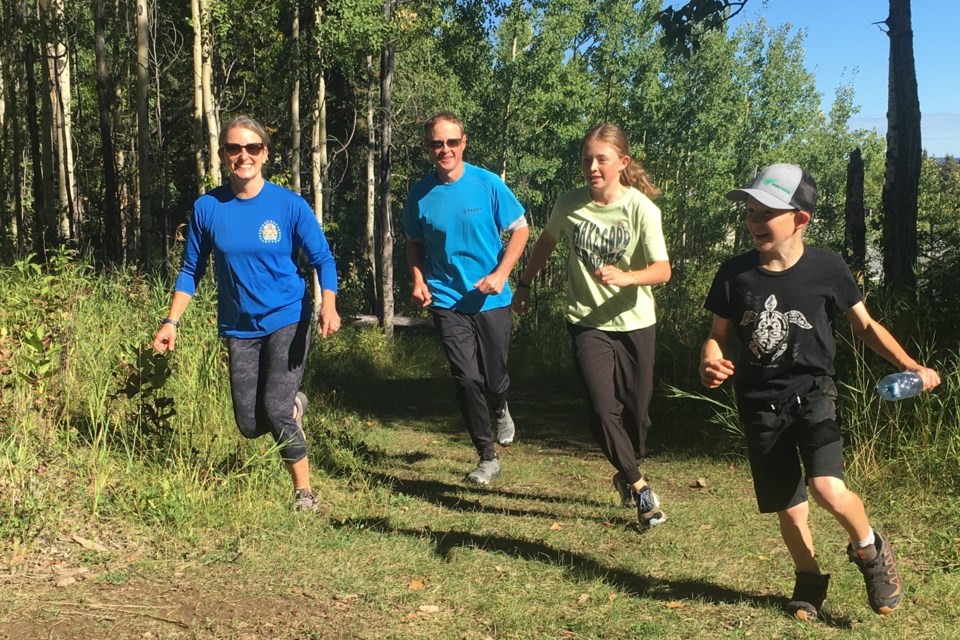 NO MATTER WHAT – The Murphy family was among the participants who came out on Sunday, Sept. 15 for the 2024 Sundre Community Terry Fox Run, which this year had the theme No Matter What in recognition of Fox’s commitment to continue his Marathon of Hope for as long as he was able to, no matter what. From left: Wendy, Quinn, Julie and Drew start their run along the trails on Snake Hill.
Simon Ducatel/MVP Staff