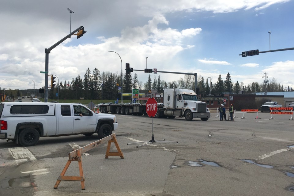 mvt-sundre-hwy-27-traffic-lights