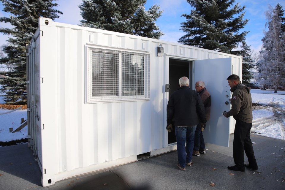 mvt-warming-shack-checking-out-interior