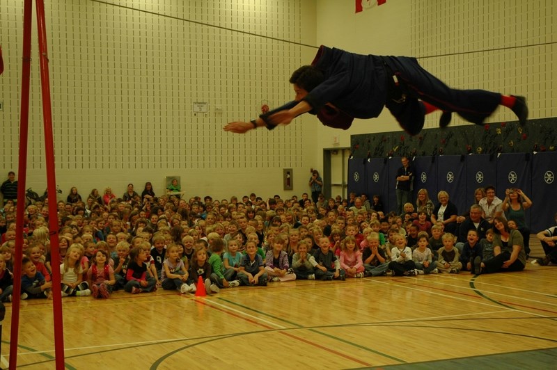 Flying high &#8211; One man circus Flyin&#8217; Bob performs at River Valley.