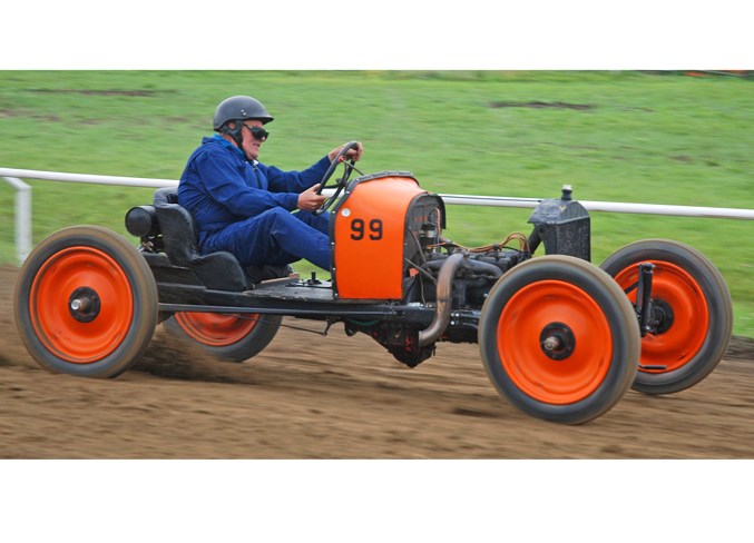  Sundre’s Paddy Munro warms up during the time trials.