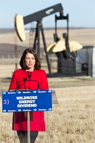 Wildrose leader Danielle Smith presents her party&#8217;s third pledge