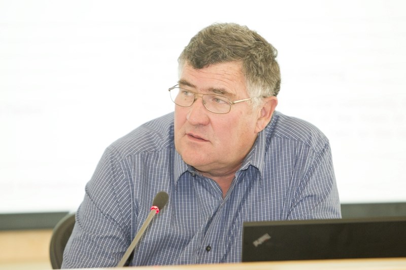 Councillor Paddy Munro chaired last week&#8217;s council meeting