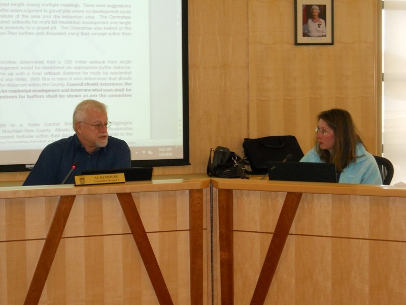 Councillors Al Kemmere and Angela Aalbers take part in the committee meeting.