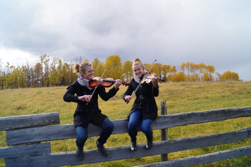 Violinists Jessica and Kate Pereversoff