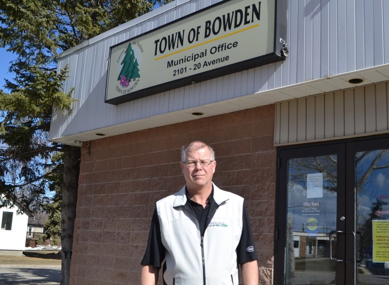 Incumbent Robb Stuart is seeking his third term as mayor of Bowden. He is being challenged by Coun. Earl Wilson.