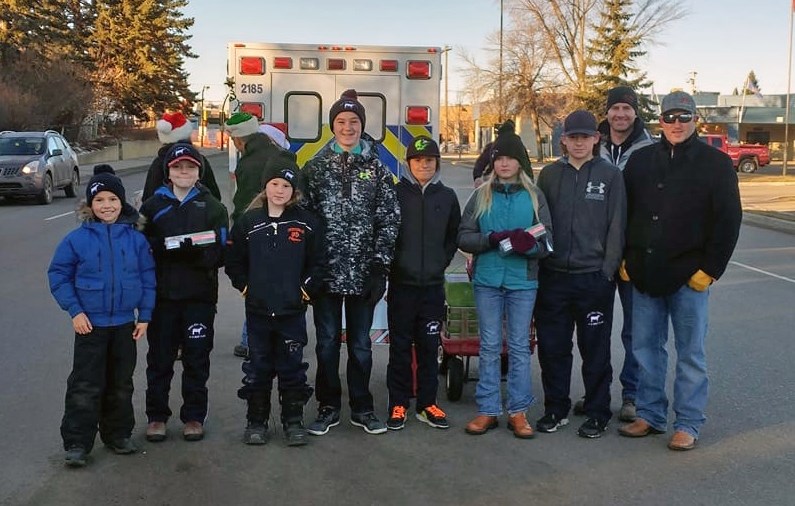 Members of the Knee Hill Valley 4-H Club helped make last month&#8217;s Charity Check Stop event in Innisfail a success.