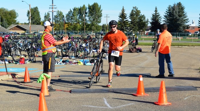 Interested individuals and local athletes can learn how to train for a triathlon at a triathlon training clinic at the Innisfail Aquatic Centre on April 23.