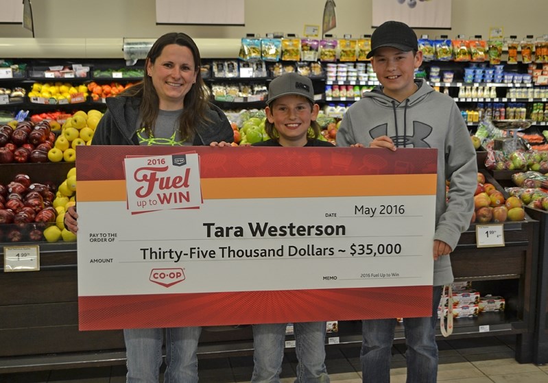 Tara Westerson, an Innisfail-area resident, was the big $35,000 winner of Co-op&#8217;s 2016 Fuel up to Win contest. She picked up her cheque earlier this month at the