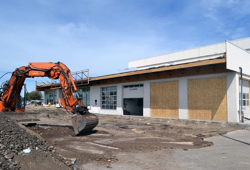 Construction this summer at the Fourlane Ford dealership.