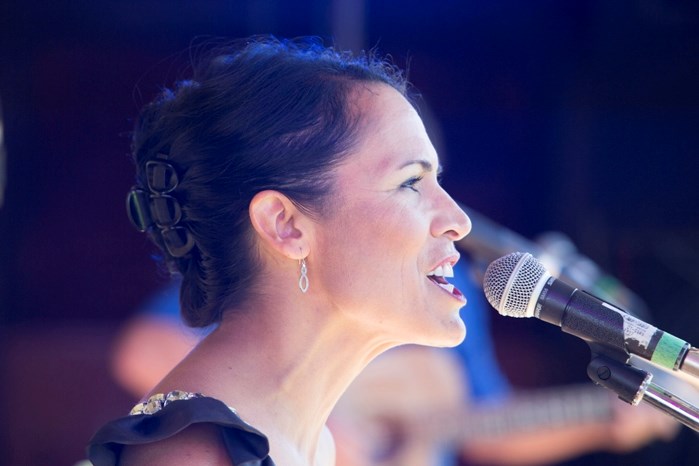 Red Deer singer Tanya Nydokus performs with Ivan Daines during his set.