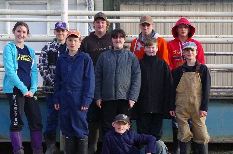 Bow Inn Beef 4-H Club members at weigh-in.