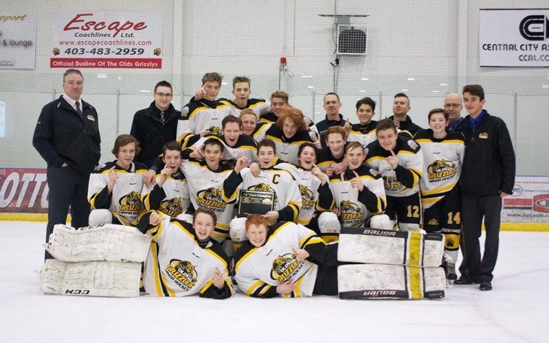 Innisfail&#8217;s Gerrit Handford helped his team, the Olds AA Bantam Grizzlys, win the 2017 Pomeroy Inn &#038; Suites Bantam AA Classic in Olds Jan. 27 to 29