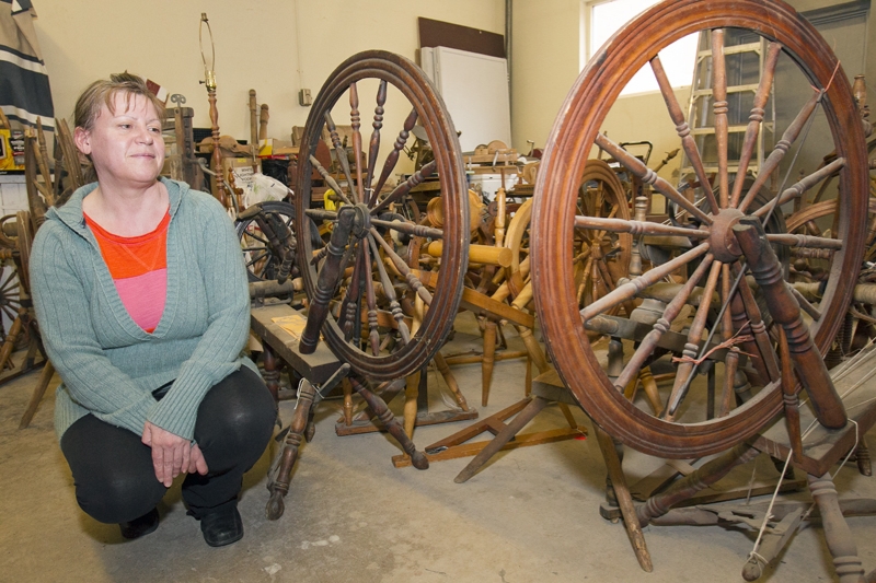How to Use an Antique Spinning Wheel