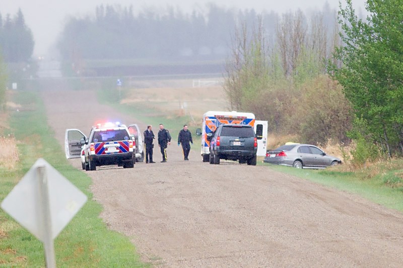 Olds RCMP, with assistance from Didsbury RCMP, apprehended an individual about a kilometre north of the intersection of Rge. Rd. 15 and Twp Rd. 320 in MVC around 3:30 p.m.