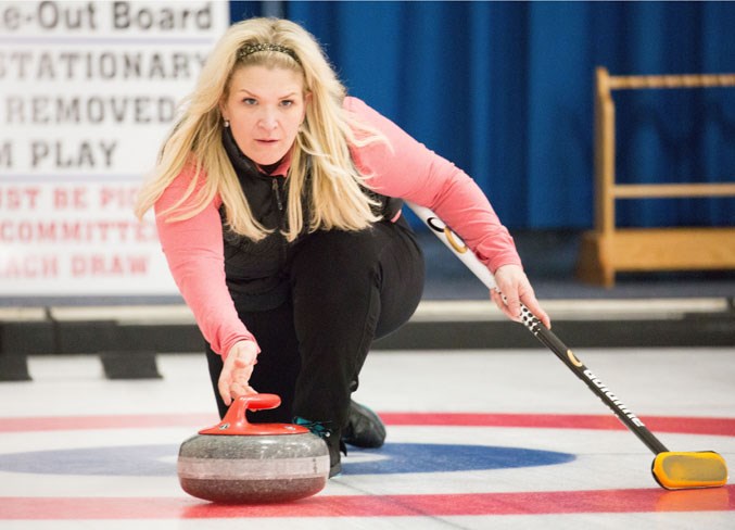 Web olds open curling-2ThrowWoman