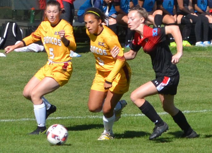 WebOCwomen&#8217;sSoccer-2CROP