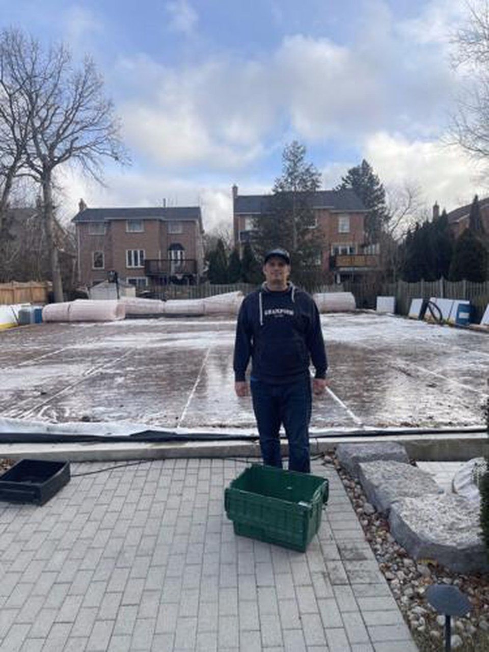 markham-backyard-rink