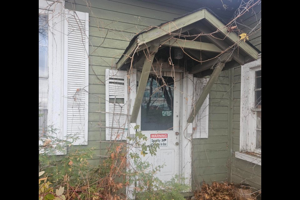 The state of deterioration is visible at 1075 Gorham St. 