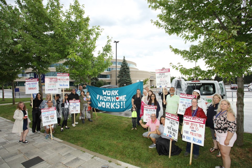 CUPE Local 905 held a workers rally in front the York Region administration offices June 26.