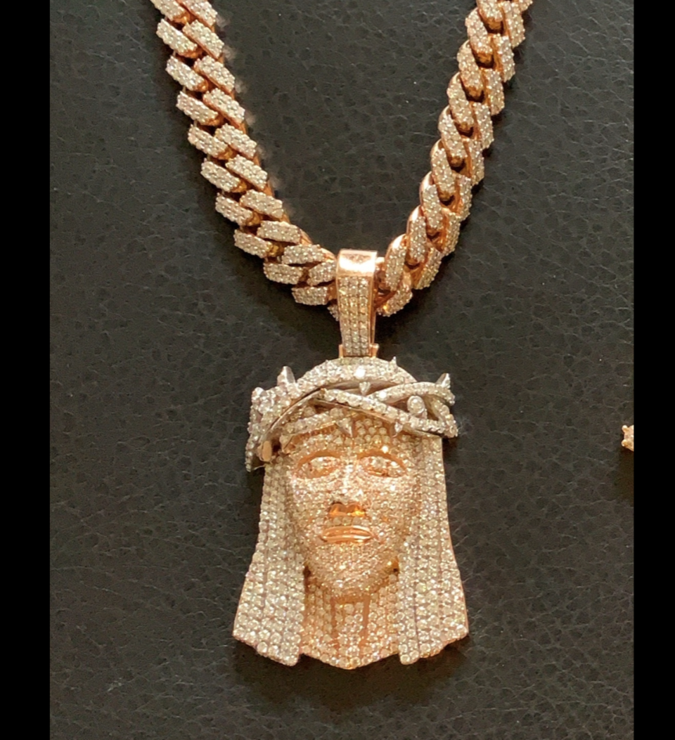 If you see this necklace, call police - Newmarket News