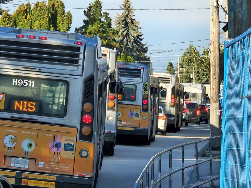 newwestminsterqueensboroughbridgetraffictransitbuses_michaelhall