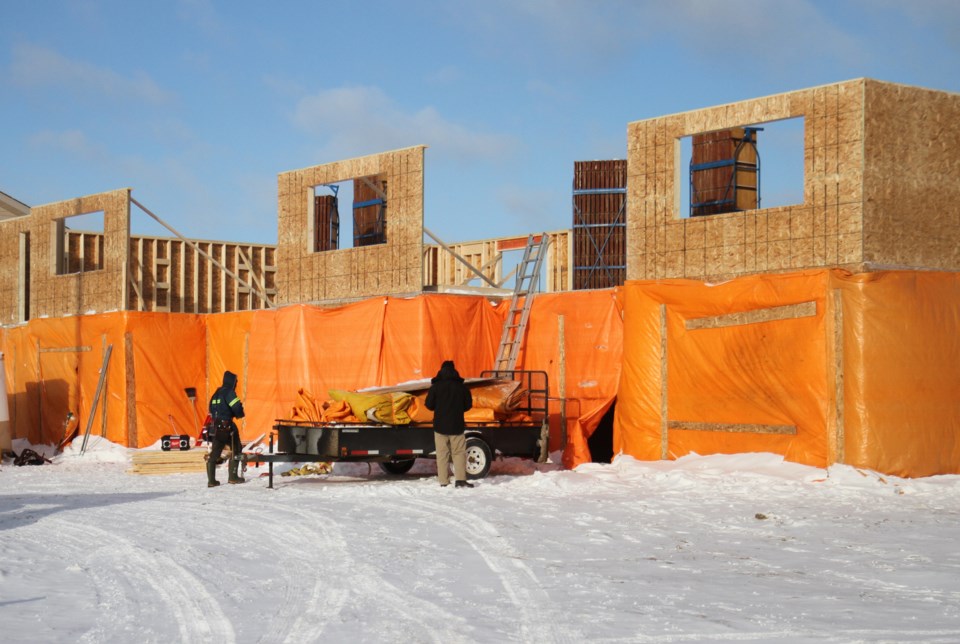 housing-construction-winter