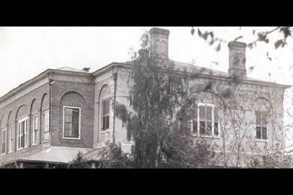 The old Niagara Court House and jail, where Rye Park now sits. 