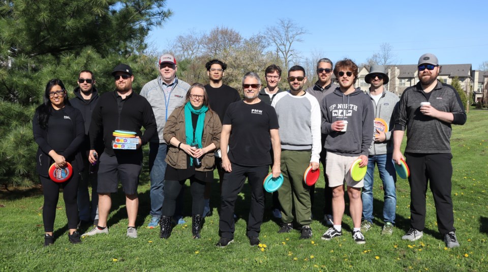 disc-golf-grimsby-group-shot