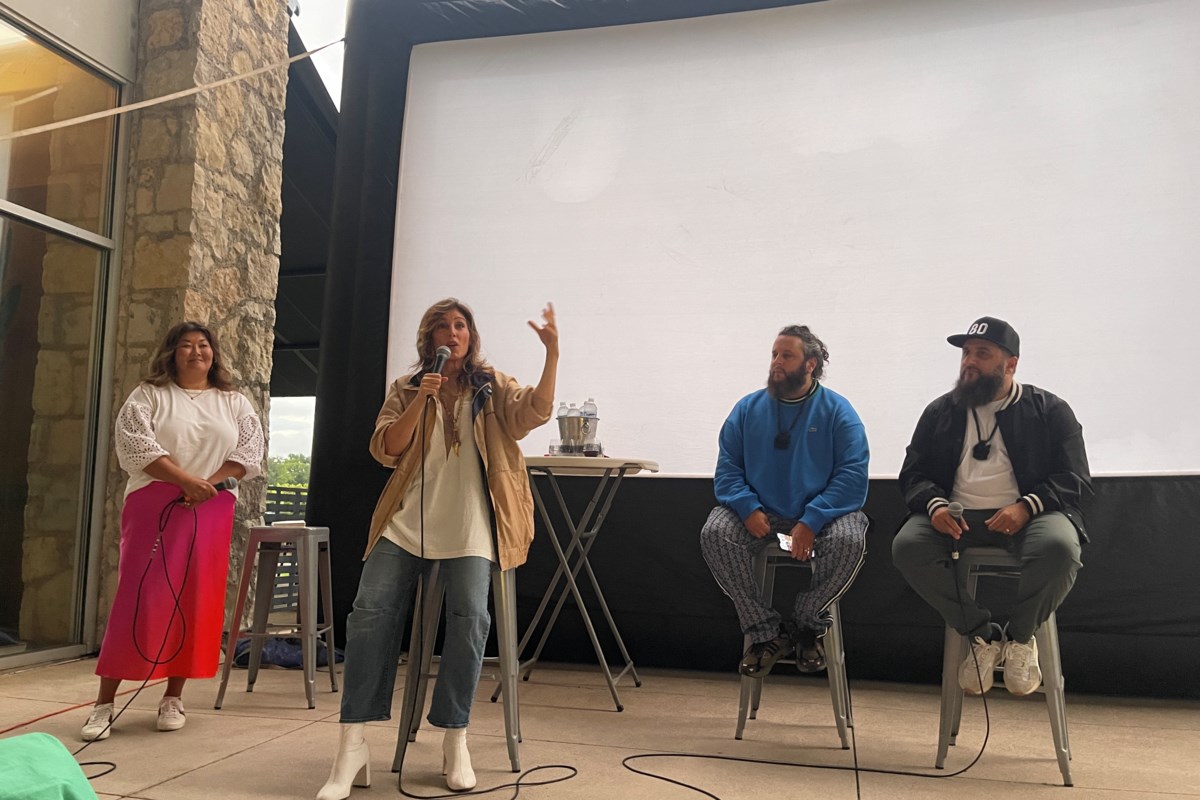 Actor, director and author Esposito enchants the audience at the premiere of the film NOTL