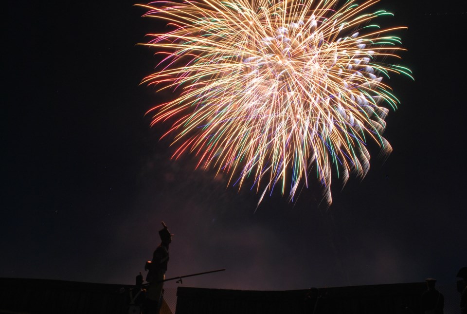 20240618-fort-george-fireworks