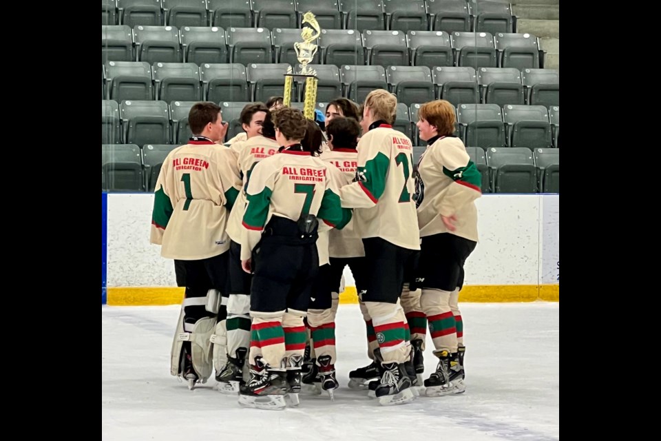 The NOTL Wolves U18 LL2 team beat the Thornton Tigers,who had lost only two games all year.  NOTL won 3-1 to secure the victory.