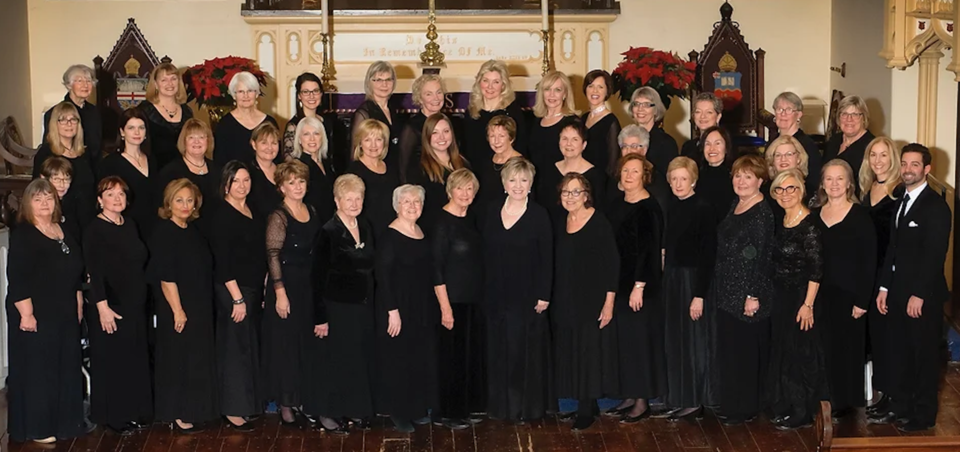 queenston-womens-choir-lisa-cosens-brillon-front-centre-accomanist-anthony-scaringi-front-right