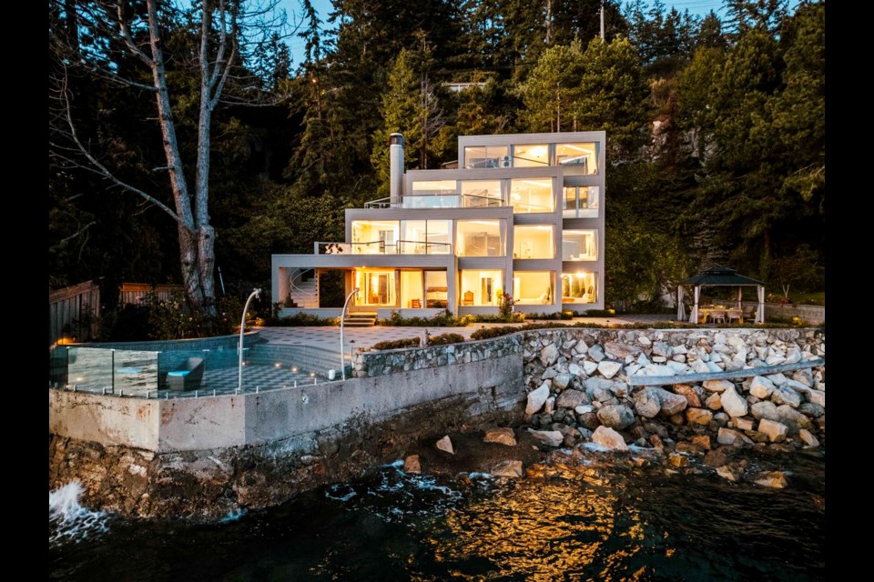 The Máté House at 5934 Marine Dr. sits on the waterfront in West Vancouver's Eagleridge neighbourhood. | redfin.ca