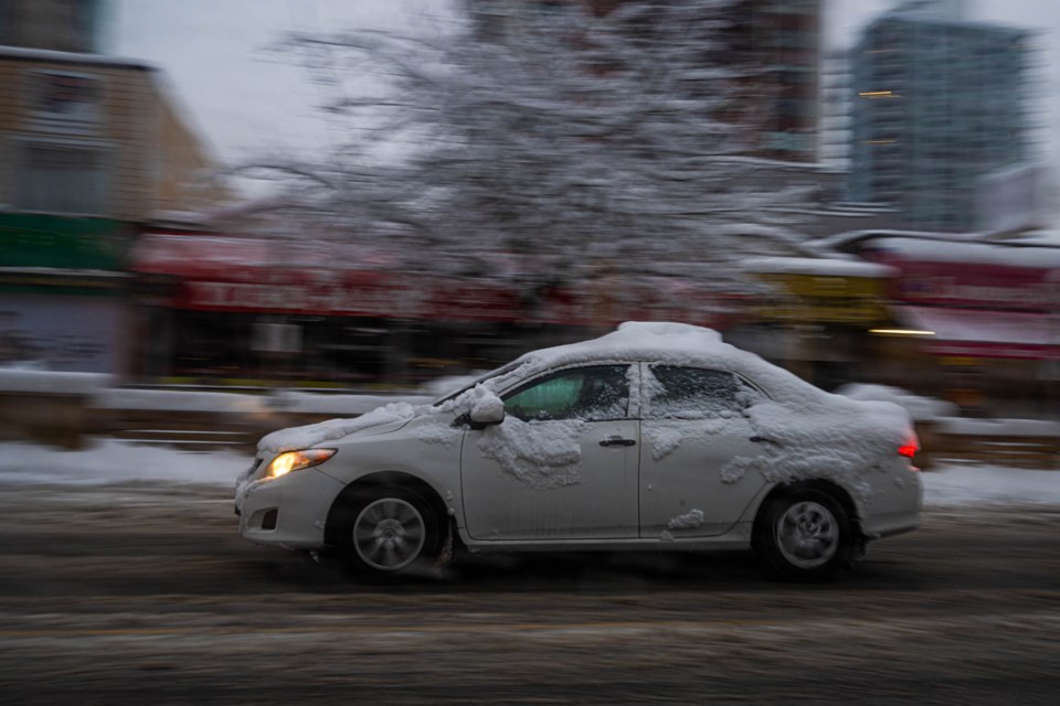 north-vancouver-snow-car