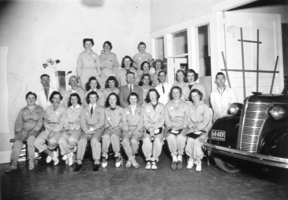 web1_time-traveller-north-vancouver-women-mechanics-course-ww2