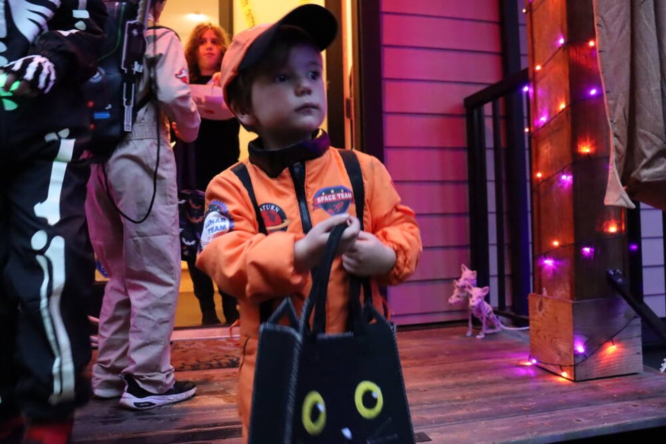 Ian Ytsma recieved more than just candy when trick or treating in the Pemberton Heights neighbourhood on Sunday (Oct. 27). Neighbours provided activity books, stuffies and words of encouragement ahead of his open-heart surgery scheduled for Oct. 31 at Vancouver's BC Children's Hospital. | Abby Luciano / North Shore News 